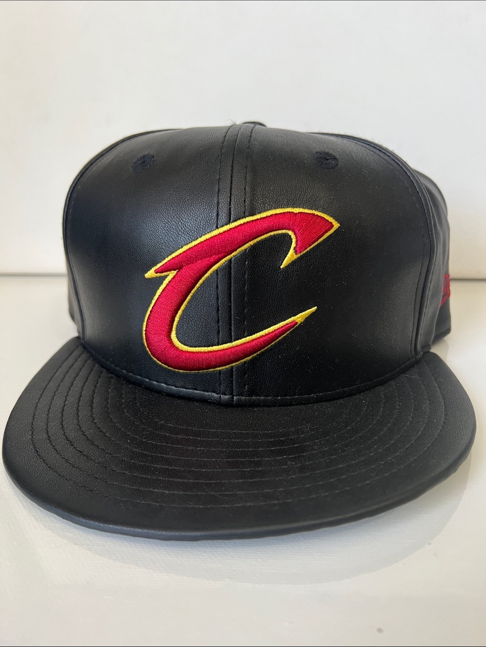 NWT Cleveland Cavaliers NBA New Era Faux Leather Black 59FIFTY 7 3/8 Fitted Cap